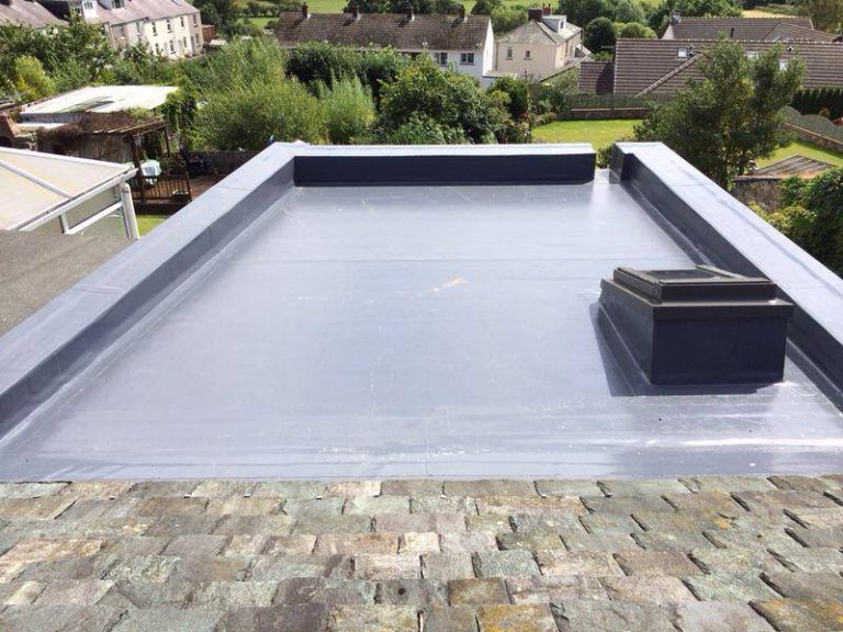Single Ply Membrane Roofs Installation